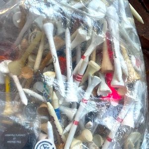 Golf tees 500 pc. 
Mixed colors and sizes